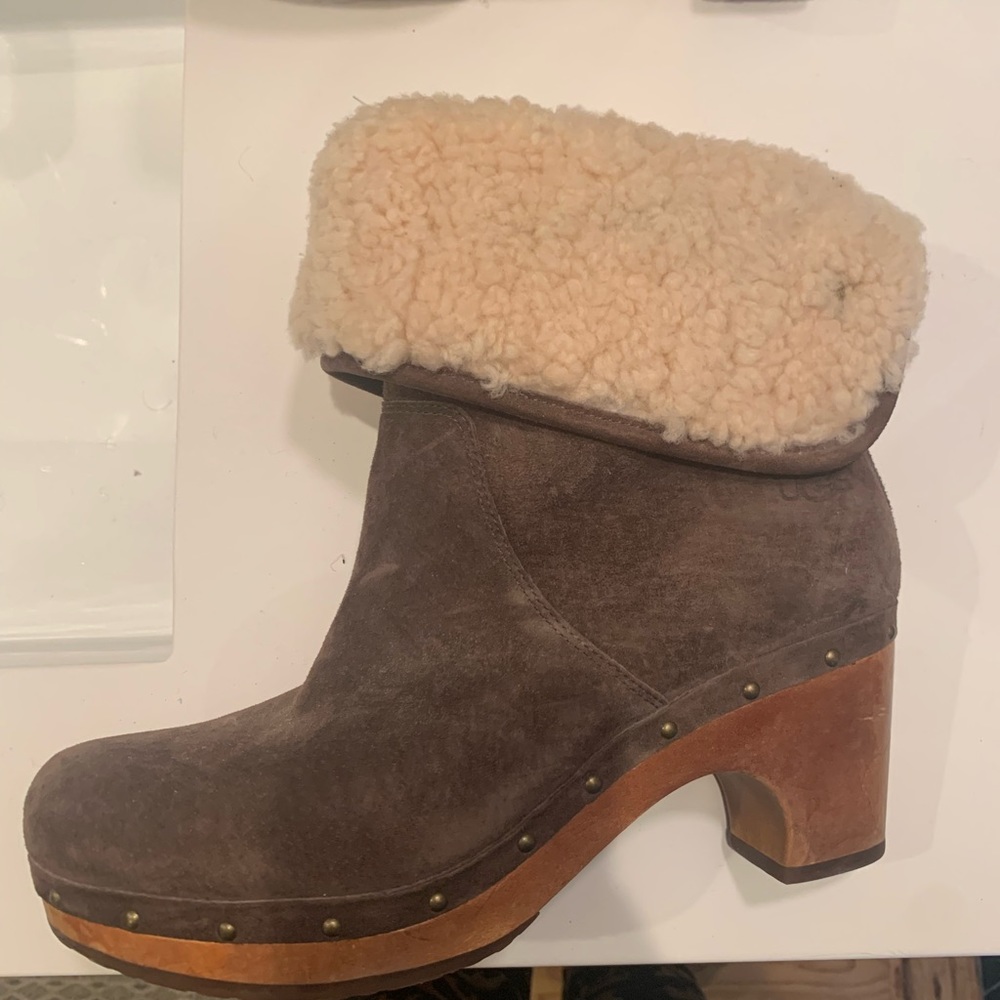 Ugg clogs.